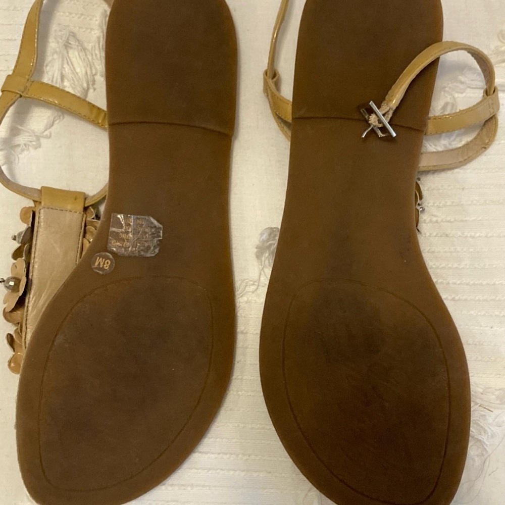 GIANNI BINI THONG SANDAL- Embellished- Tan- Size 8- Excellent Condition